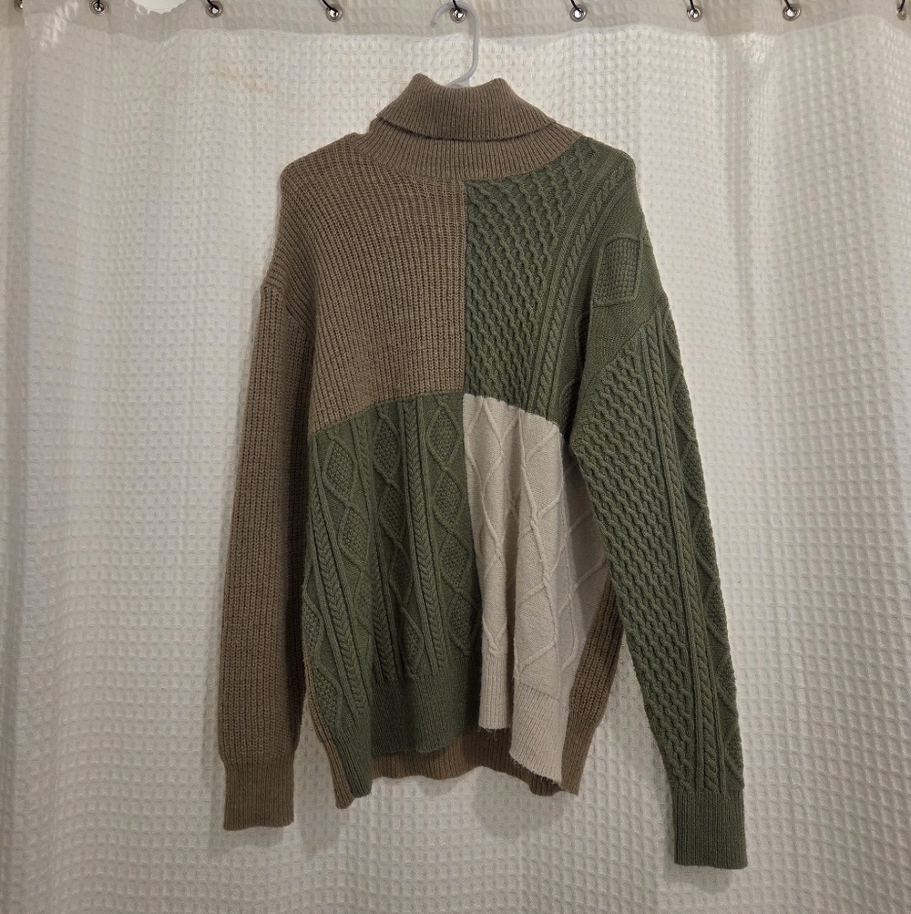 Entro Colorblock Cable-Knit Turtleneck Sweater in Olive, Taupe & Cream